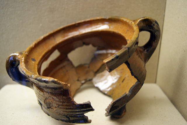 pot vessel cracked pot
